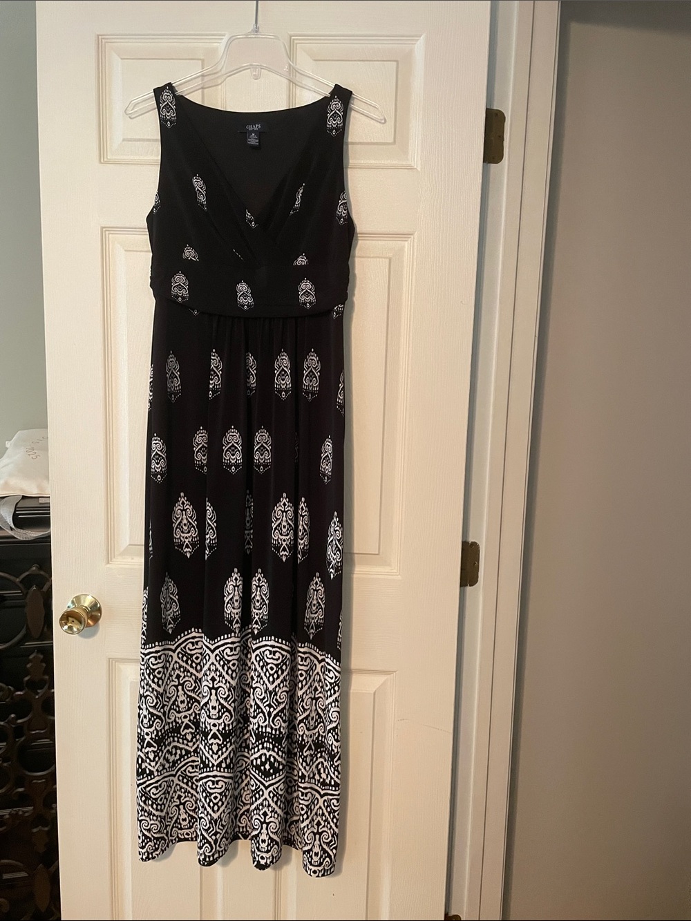 Chaps Black and White Sleeveless Maxi Dress with Patterned Hem